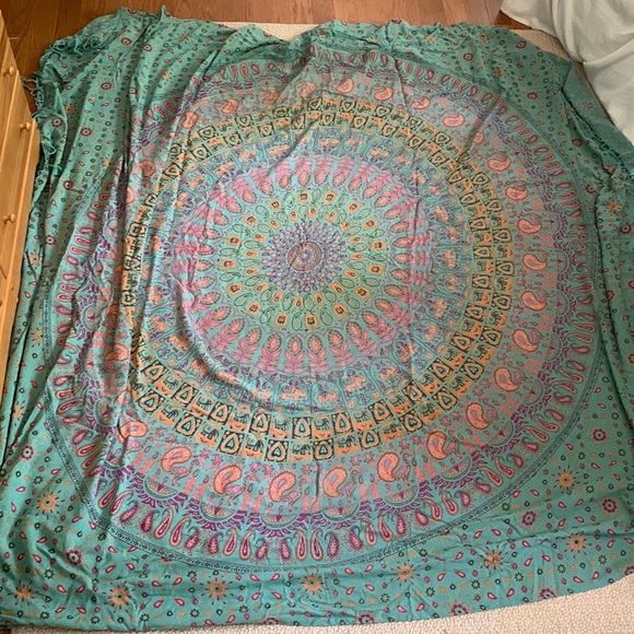 Urban Outfitters Tapestry - Picture 4 of 5